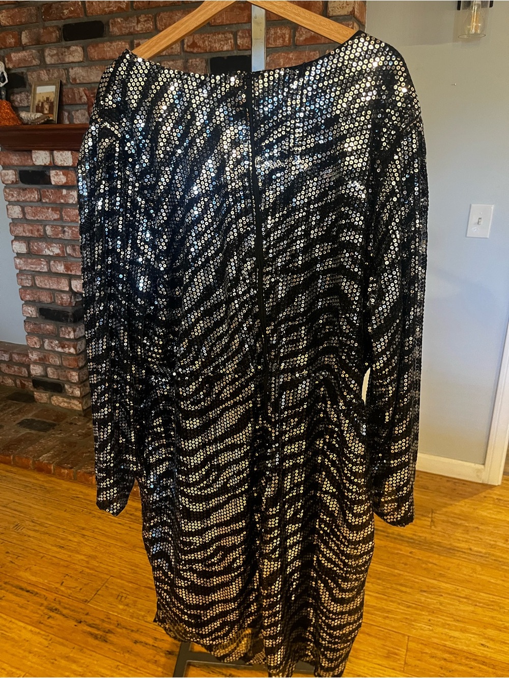 Love X Design PTP 26 Black Sequin Long Sleeve Dress - Picture 2 of 3